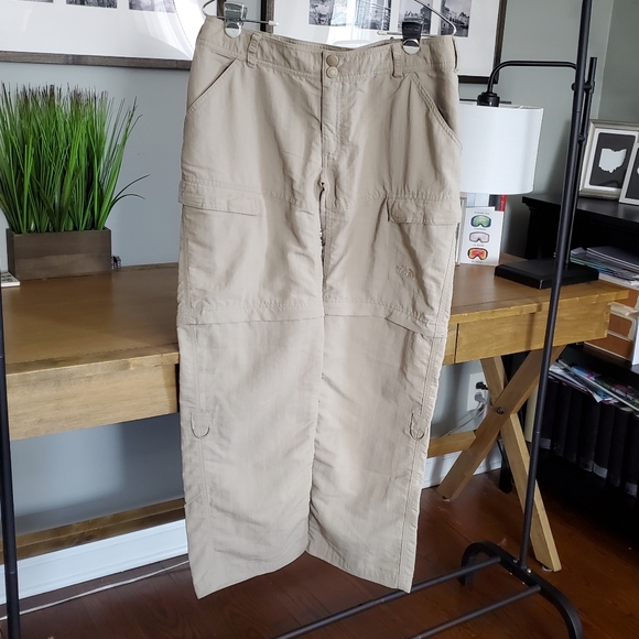EUC The North Face Women’s Bridgeway Zip-Off Pants - Picture 11 of 12